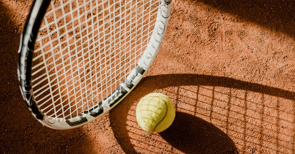 Raquete e bola de ténis